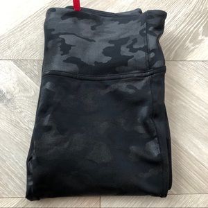 Spanx Camo Leggings size Small